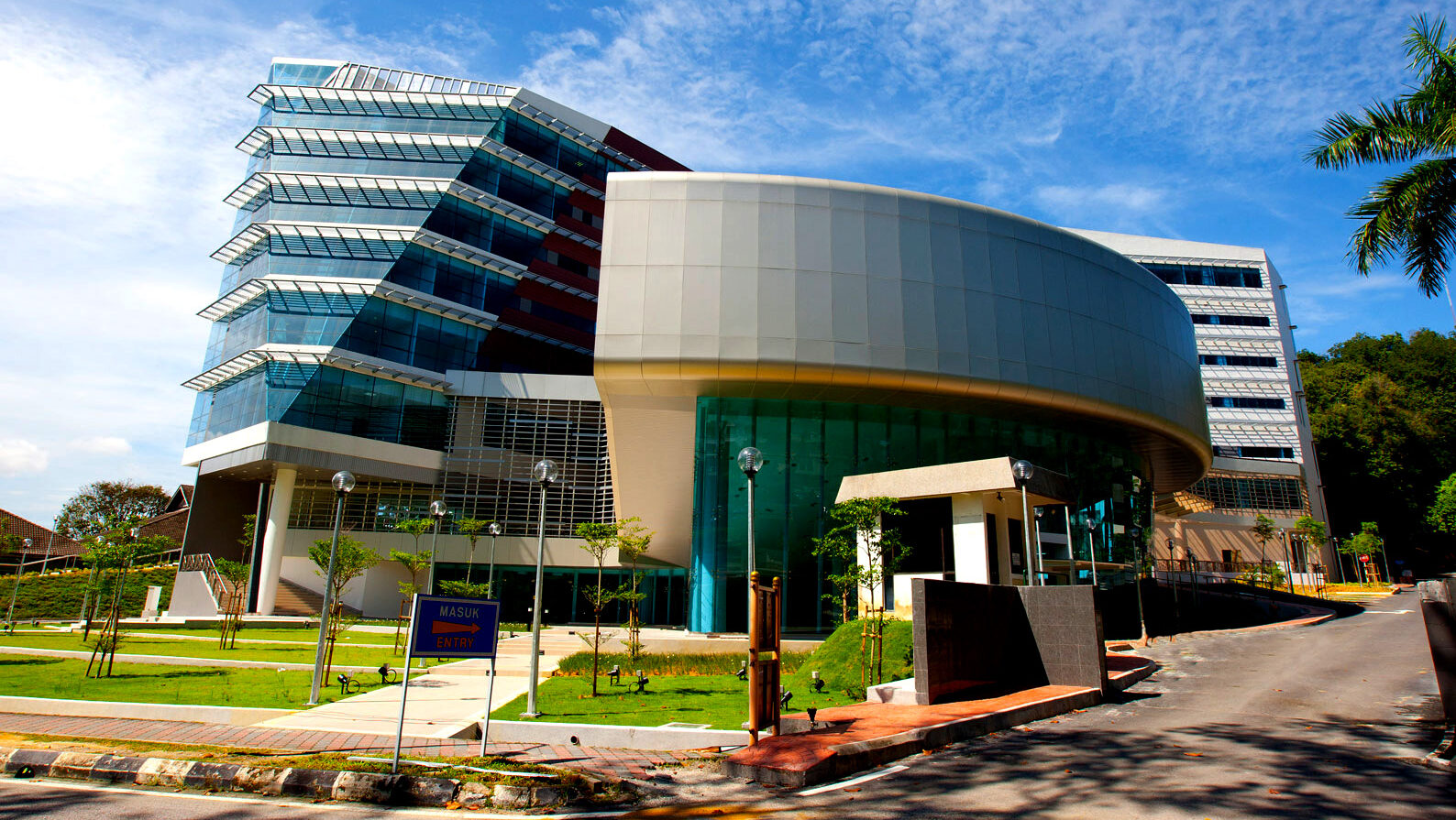 Fully Funded Queen Elizabeth Commonwealth Scholarships For 2025 1 Queen Elizabeth Commonwealth Scholarships